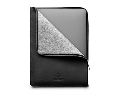 Woolnut - skórzany zapinany pokrowiec do MacBook Pro 16" (czarny)